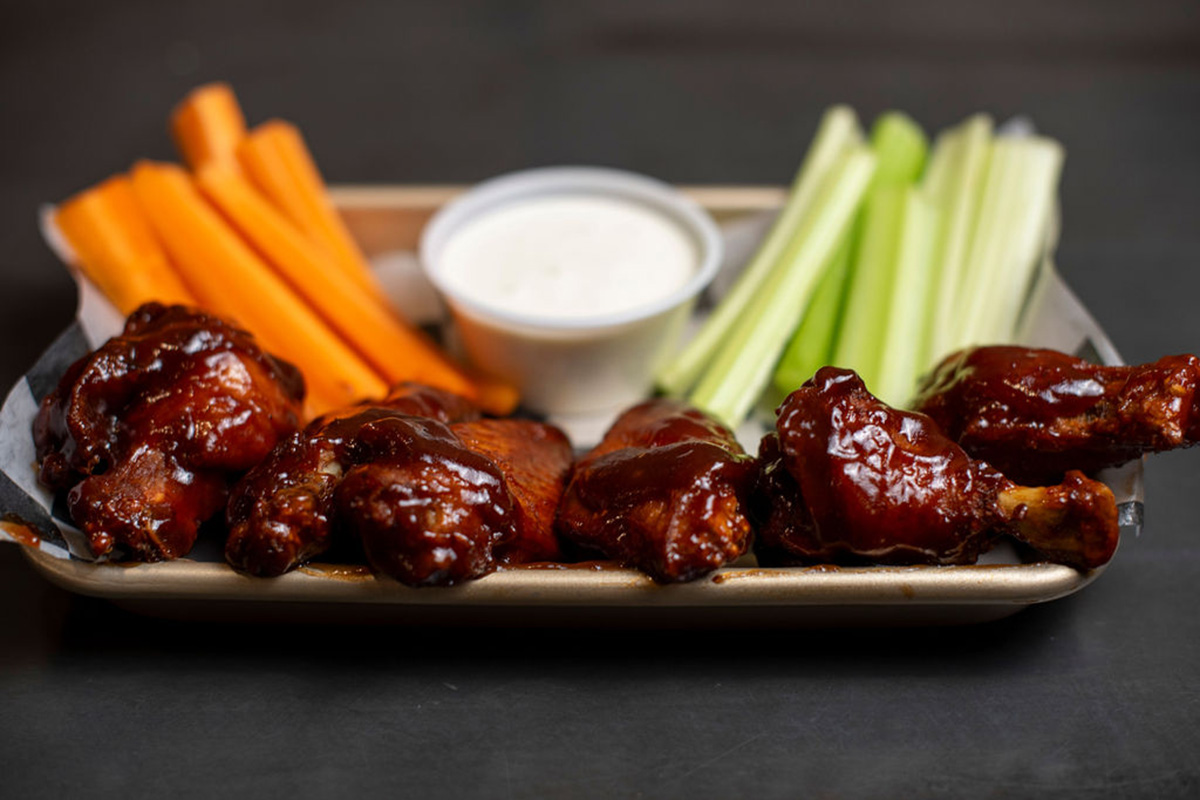 Chicken Wings 40 Below Public House